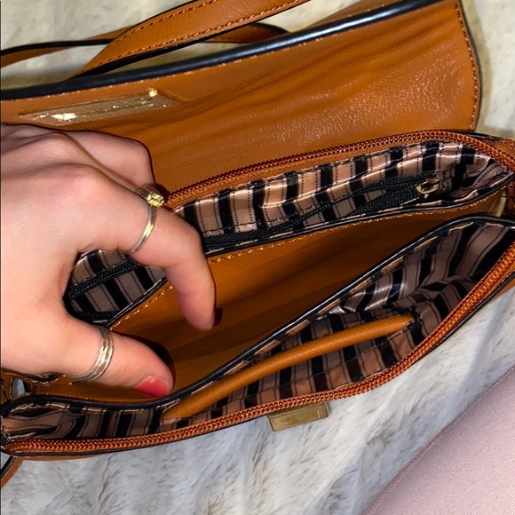 Cross body purse - Picture 3 of 3